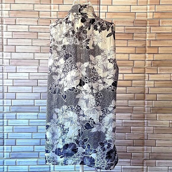 Christopher and Banks sleeveless blouse Size M - Picture 5 of 8